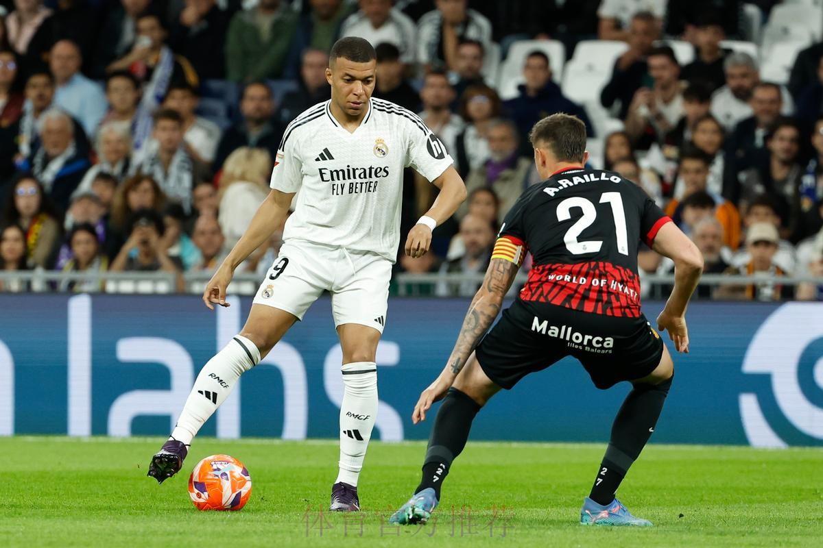 西甲-魔笛破门本泽马吊射 皇马4-1落后马竞2分 西甲-魔笛破门本泽马吊射 皇马4-1落后马竞2分